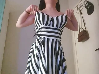 公寓楼嫖娼微胖妹子，她的毒龙服务很认真很舒服